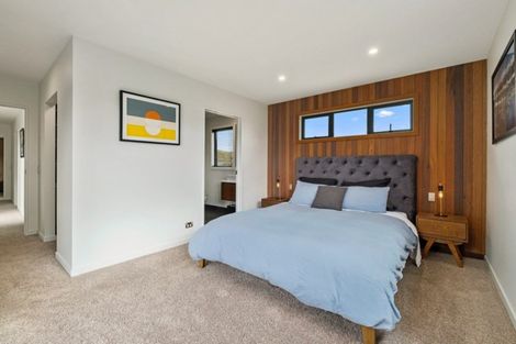 Photo of property in 6a Kinross Lane, Jacks Point, Queenstown, 9371