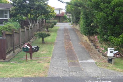 Photo of property in 1/17 Ramillies Place, Glenfield, Auckland, 0629