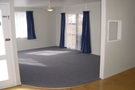 Photo of property in 12 Edwin Freeman Place, Ranui, Auckland, 0612