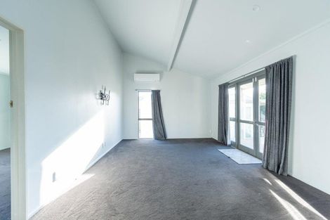 Photo of property in 56 Geraldine Crescent, Cloverlea, Palmerston North, 4412