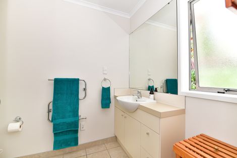 Photo of property in 10 Seamount Drive, Red Beach, 0932