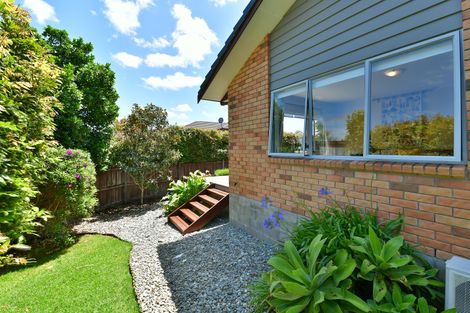 Photo of property in 10 Seamount Drive, Red Beach, 0932