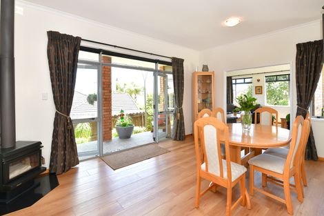 Photo of property in 10 Seamount Drive, Red Beach, 0932