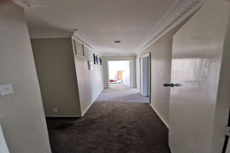 Photo of property in 52 Churchill Avenue, Manurewa, Auckland, 2102