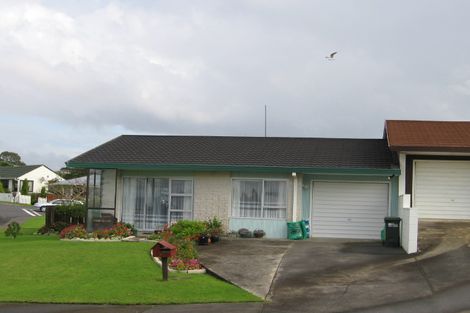 Photo of property in 2a Pounamu Place, Shelly Park, Auckland, 2014