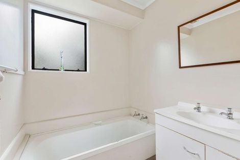 Photo of property in 2/26 Karepo Crescent, Ranui, Auckland, 0612