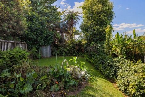 Photo of property in 12 Nettlingham Place, Te Puke, 3119