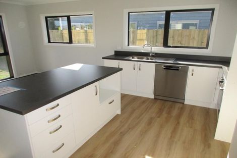 Photo of property in 30 Koru Loop, Paraparaumu, 5032