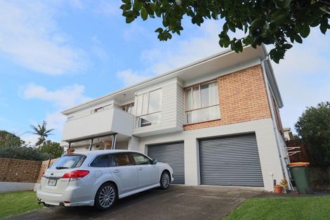 Photo of property in 12 Prince Regent Drive, Half Moon Bay, Auckland, 2012