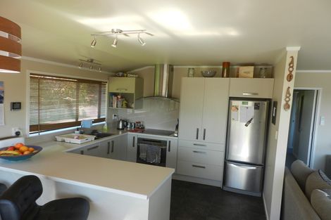 Photo of property in 34 Broadview Road, Opua, 0200
