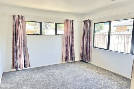 Photo of property in 12 Senator Drive, Manurewa, Auckland, 2105