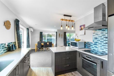 Photo of property in 40 Oriana Crescent, Hornby, Christchurch, 8042