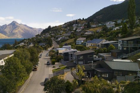 Photo of property in 14 Sainsbury Road, Fernhill, Queenstown, 9300