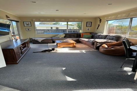 Photo of property in 5 Sharda Grove, Paraparaumu Beach, Paraparaumu, 5032