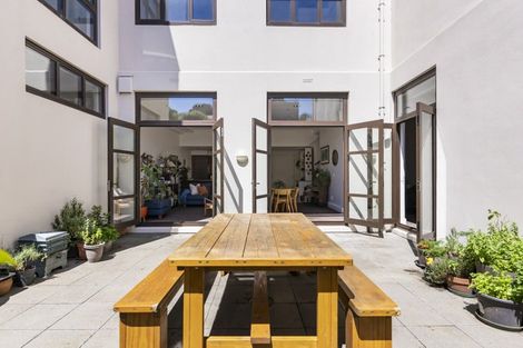 Photo of property in Augusta Apartments, 9/254 Willis Street, Te Aro, Wellington, 6011