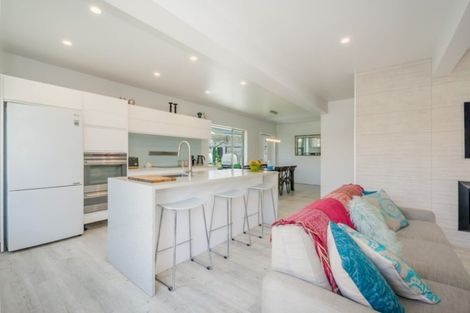 Photo of property in 7a Lesley Grove, Waikanae, 5036