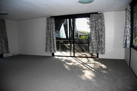 Photo of property in 1/5 Compass Place, Te Atatu Peninsula, Auckland, 0610
