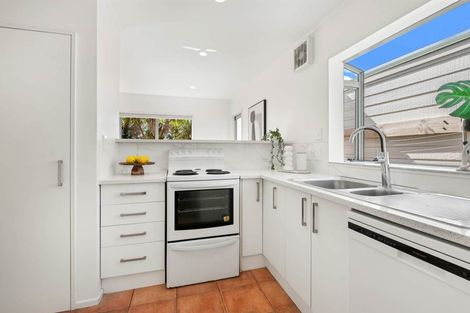 Photo of property in 4/102b Manuka Road, Bayview, Auckland, 0629