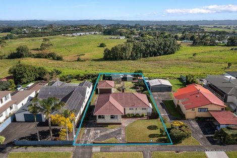 Photo of property in 38 Hobsonville Road, West Harbour, Auckland, 0618