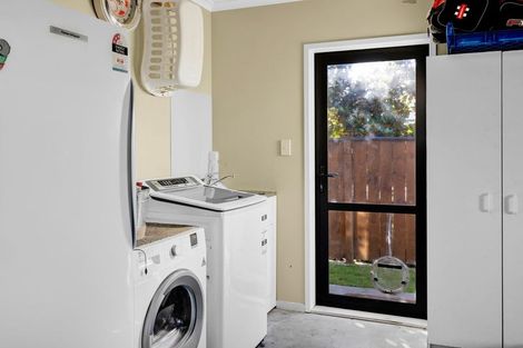 Photo of property in 12 Nikau Place, Hawera, 4610