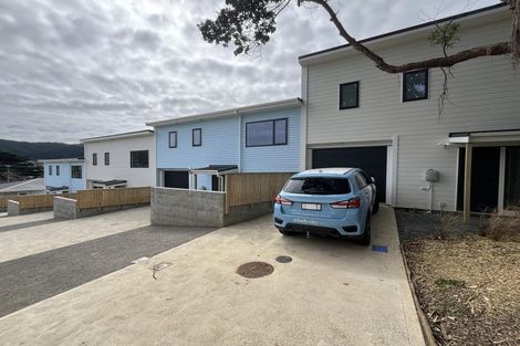 Photo of property in 49a Taylor Terrace, Tawa, Wellington, 5028