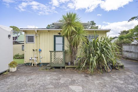 Photo of property in 176 Henderson Valley Road, Henderson, Auckland, 0612