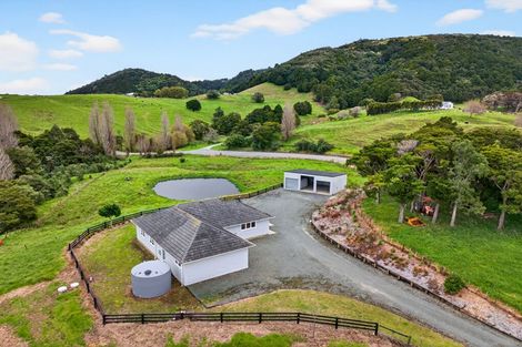 Photo of property in 109 Mountain Road, Maungaturoto, 0587
