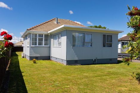 Photo of property in 10 Collett Street, Dannevirke, 4930