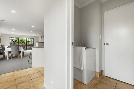 Photo of property in 1/6 Sunnydale Place, Oteha, Auckland, 0632