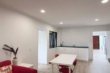 Photo of property in 5 Currey Crescent, Milford, Auckland, 0620