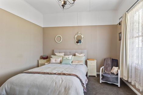 Photo of property in 39 Mako Mako Road, Levin, 5510