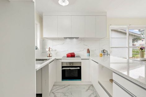 Photo of property in 4 Ennis Avenue, Pakuranga Heights, Auckland, 2010