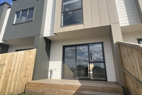 Photo of property in 2/39 Renata Crescent, Te Atatu Peninsula, Auckland, 0610