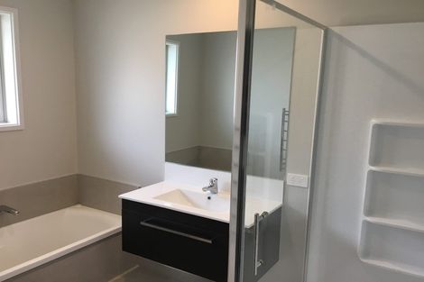 Photo of property in 2 Lakeside Terrace, Omokoroa, 3114
