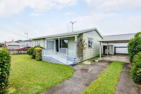 Photo of property in 2 Sunnyside Road, Nawton, Hamilton, 3200