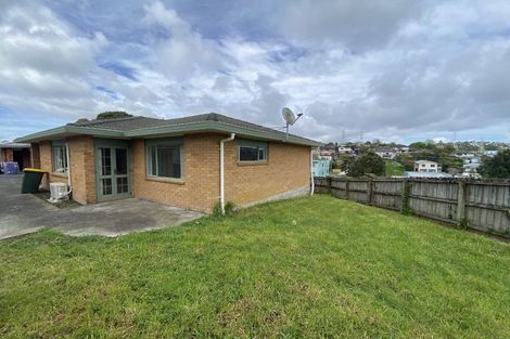 Photo of property in 25 Ginders Drive, Massey, Auckland, 0614