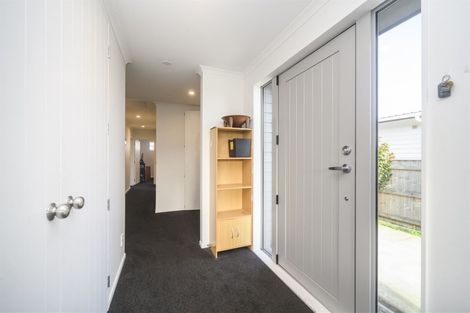 Photo of property in 56 Exeter Crescent, Takaro, Palmerston North, 4412