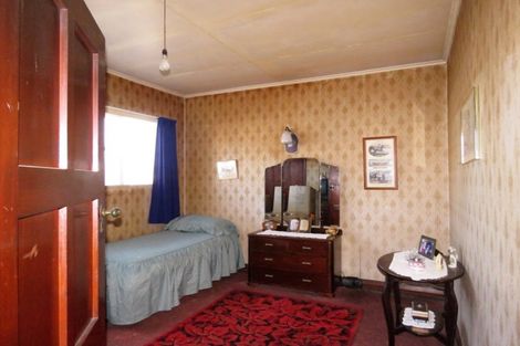 Photo of property in 19 Russell Street, Westport, 7825