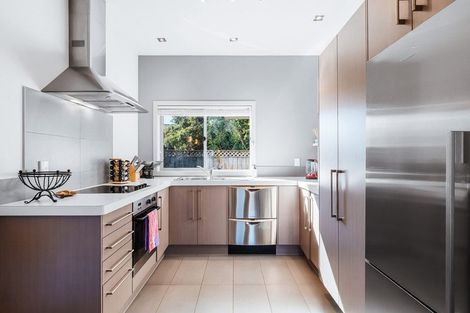 Photo of property in 15 Parata Street, Two Mile Bay, Taupo, 3330