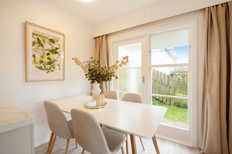 Photo of property in 135 Ruskin Road, Newlands, Wellington, 6037