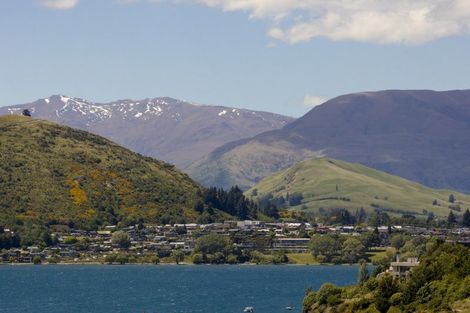 Photo of property in 5 Mincher Road, Kelvin Heights, Queenstown, 9300