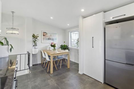 Photo of property in 5/7 Balmain Road, Birkenhead, Auckland, 0626