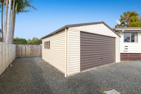 Photo of property in 2/26 Parakai Avenue, Parakai, 0830