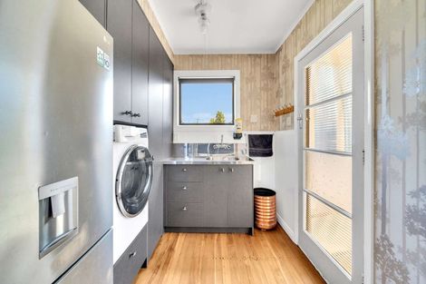 Photo of property in 24 Halsey Street, Clinton, 9534