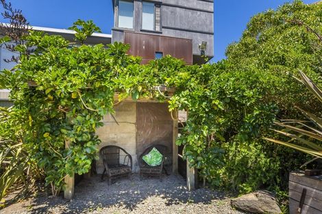 Photo of property in 171 Breaker Bay Road, Breaker Bay, Wellington, 6022