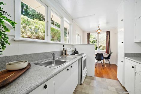 Photo of property in 38 Bedford Street, Northland, Wellington, 6012