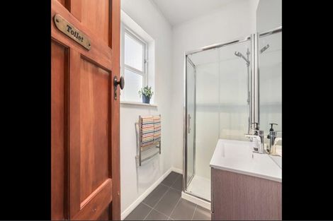 Photo of property in 2/18 Reid Road, New Lynn, Auckland, 0600