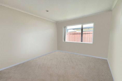 Photo of property in 15 Yatterina Avenue, Takanini, 2112