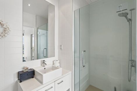 Photo of property in Sentinel Apartments, 905/3 Northcroft Street, Takapuna, Auckland, 0622