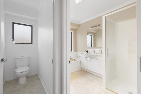 Photo of property in 22 Whitford Place, Rototuna North, Hamilton, 3210